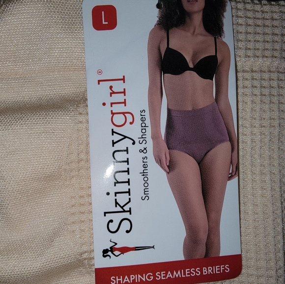 NWT Skinny Girl Smoothers & Shapers - Shaping Seamless Briefs - Picture 2 of 4